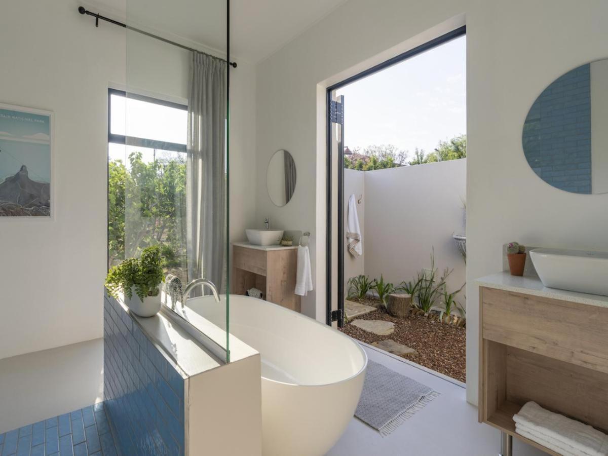 Magnifik Montagu Villa Room photo